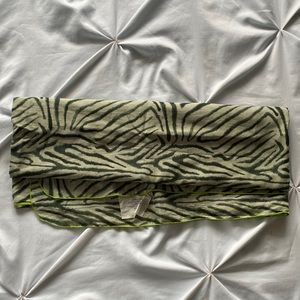 Acacia savanna adult pareo